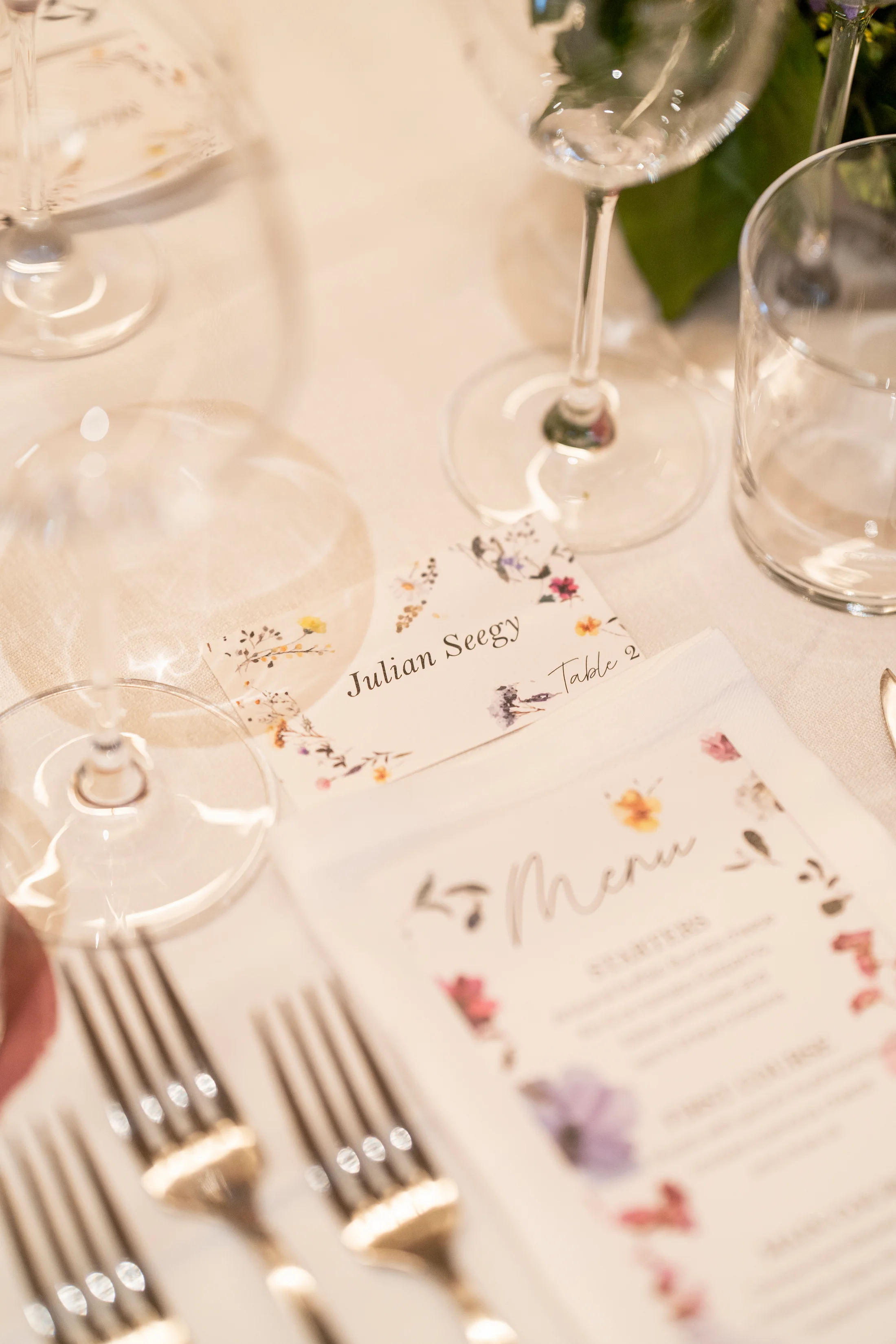 Wedding table stationery and place setting